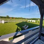 Komfort Caloroczne Деревянный коттедж