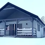 Komfort Caloroczne Деревянный коттедж Затор